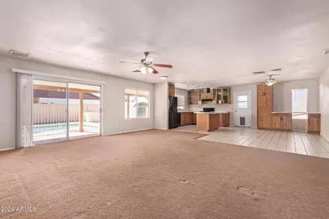 Living - 5652 S 41st St, Phoenix, AZ 85040 photo 1 of 2