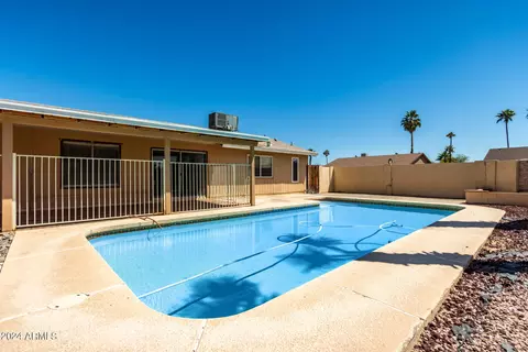 Exterior - 5652 S 41st St, Phoenix, AZ 85040 photo 10 of 14