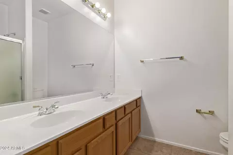 Bath - 4828 E Williams Dr, Phoenix, AZ 85054 photo 3 of 5
