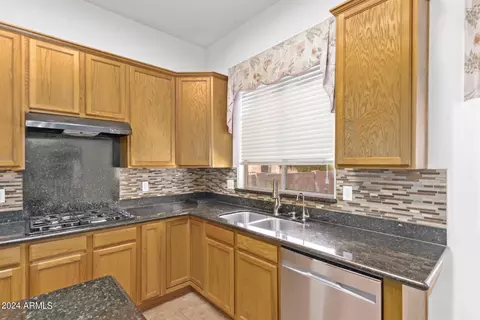 Kitchen - 4828 E Williams Dr, Phoenix, AZ 85054 photo 3 of 3