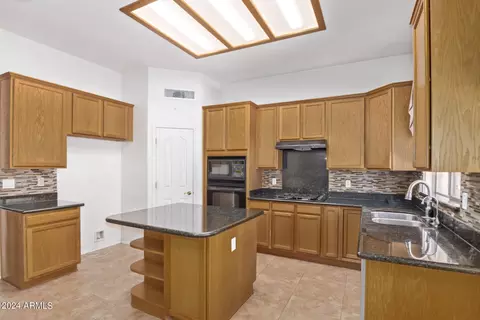 Kitchen - 4828 E Williams Dr, Phoenix, AZ 85054 photo 2 of 3