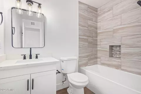 Bath - 242 E Saint Catherine Ave, Phoenix, AZ 85042 photo 2 of 2