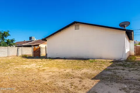 Exterior - 242 E Saint Catherine Ave, Phoenix, AZ 85042 photo 9 of 9