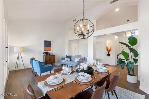 Dining - 4032 E Hamblin Dr, Phoenix, AZ 85050 photo 2 of 3