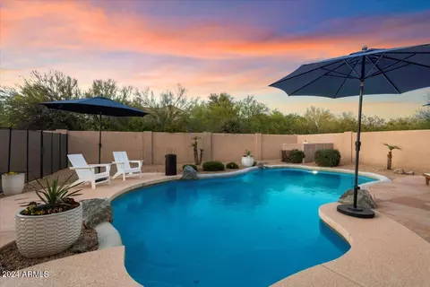 Exterior - 4032 E Hamblin Dr, Phoenix, AZ 85050 photo 4 of 9