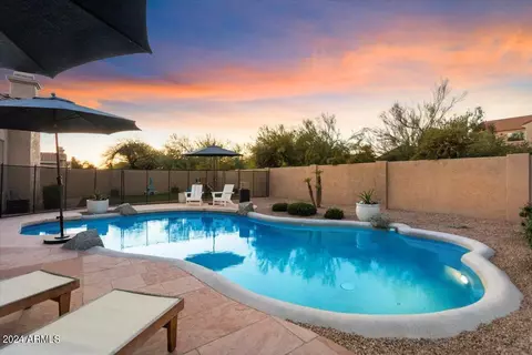 Exterior - 4032 E Hamblin Dr, Phoenix, AZ 85050 photo 7 of 9