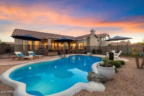 Exterior - 4032 E Hamblin Dr, Phoenix, AZ 85050 photo 6 of 9