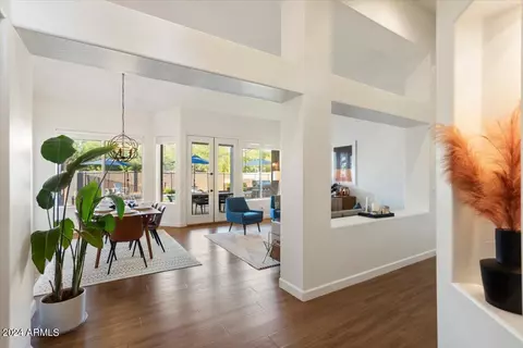 Dining - 4032 E Hamblin Dr, Phoenix, AZ 85050 photo 1 of 3