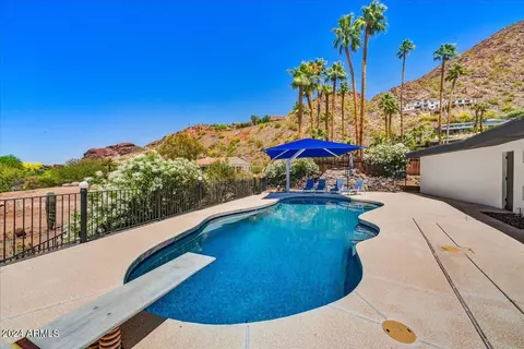 Exterior - 5302 E Wonderview Rd, Phoenix, AZ 85018 photo 7 of 10