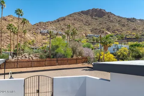 Exterior - 5302 E Wonderview Rd, Phoenix, AZ 85018 photo 9 of 10