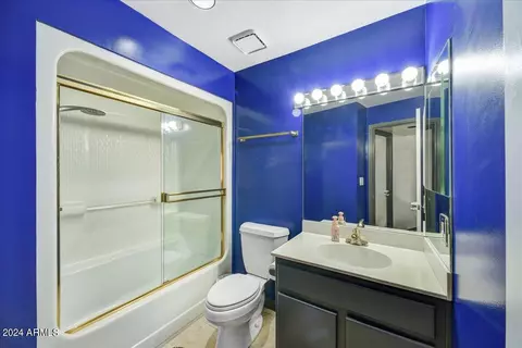 Bath - 5302 E Wonderview Rd, Phoenix, AZ 85018 photo 4 of 4