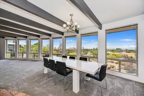Dining - 5302 E Wonderview Rd, Phoenix, AZ 85018 photo 2 of 3