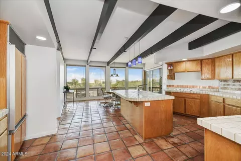 Kitchen - 5302 E Wonderview Rd, Phoenix, AZ 85018 photo 1 of 5