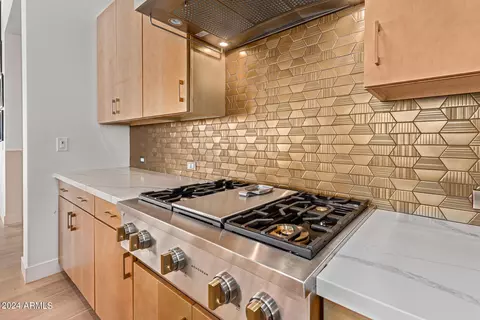 Kitchen - 1350 E Aris Dr, Gilbert, AZ 85298 photo 6 of 8