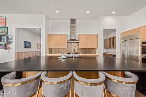 Kitchen - 1350 E Aris Dr, Gilbert, AZ 85298 photo 3 of 8