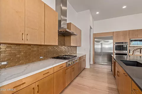 Kitchen - 1350 E Aris Dr, Gilbert, AZ 85298 photo 4 of 8