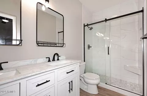 Bath - 4443 E Annette Dr, Phoenix, AZ 85032 photo 2 of 5