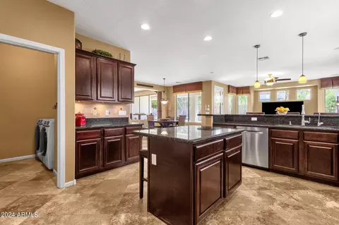 Kitchen - 3853 E Dubois Ave, Gilbert, AZ 85298 photo 4 of 6