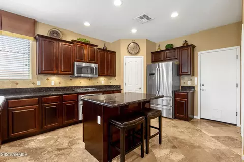 Kitchen - 3853 E Dubois Ave, Gilbert, AZ 85298 photo 3 of 6