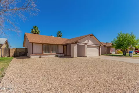Exterior - 1812 E Saint Catherine Ave, Phoenix, AZ 85042 photo 3 of 9