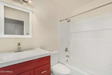 Bath - 1812 E Saint Catherine Ave, Phoenix, AZ 85042 photo 2 of 2