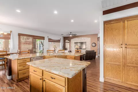 Kitchen - 4445 E Palmdale Ln, Gilbert, AZ 85298 photo 5 of 6