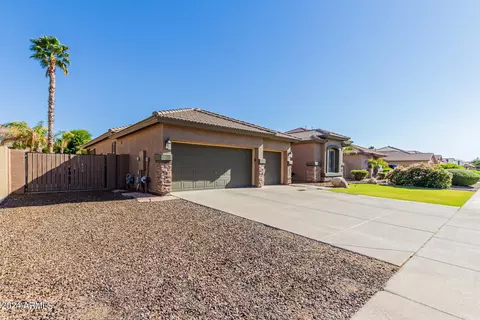 Exterior - 4445 E Palmdale Ln, Gilbert, AZ 85298 photo 3 of 16