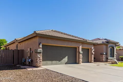 Exterior - 4445 E Palmdale Ln, Gilbert, AZ 85298 photo 4 of 16
