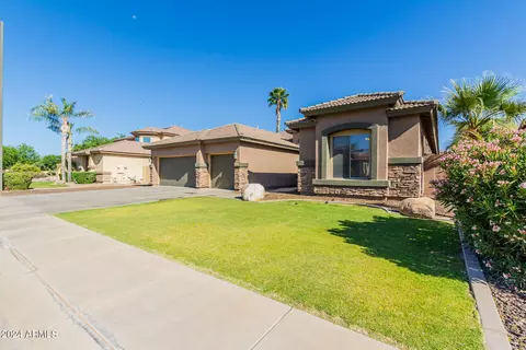 Exterior - 4445 E Palmdale Ln, Gilbert, AZ 85298 photo 5 of 16
