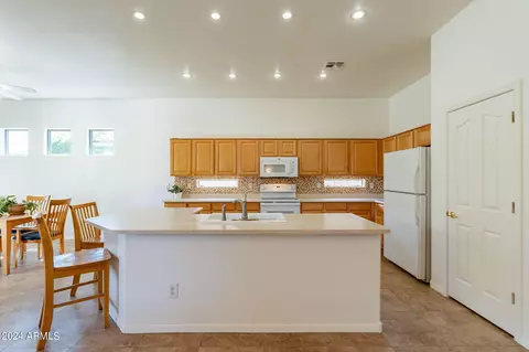 4373 E Lantern Ct, Gilbert, AZ 85297 photo 12