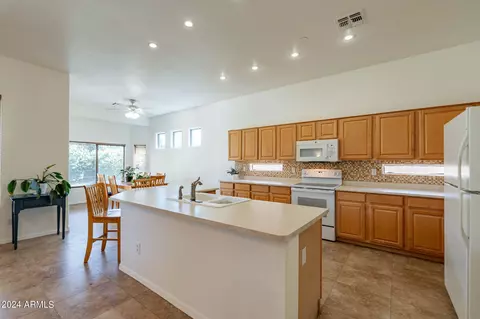 4373 E Lantern Ct, Gilbert, AZ 85297 photo 9
