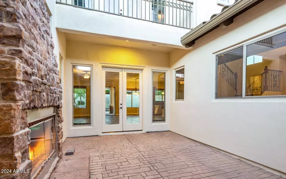 Exterior - 2010 W Whisper Rock Trl, Phoenix, AZ 85085 photo 7 of 11