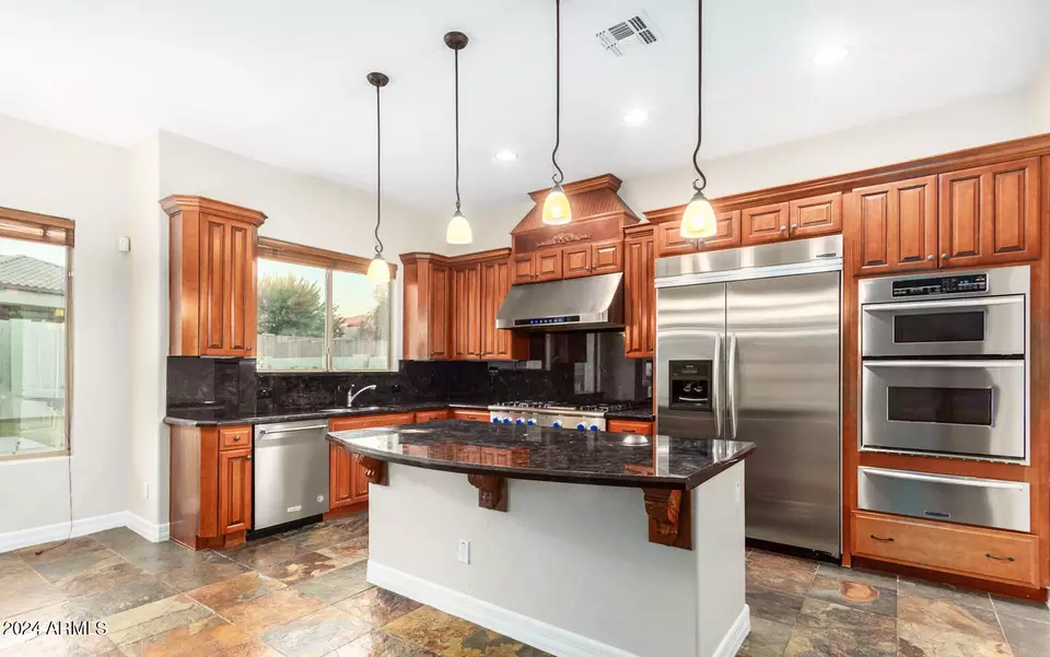 Kitchen - 2010 W Whisper Rock Trl, Phoenix, AZ 85085 photo 2 of 2