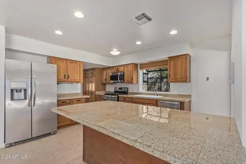 2713 E Louise Dr, Phoenix, AZ 85032 photo 4