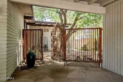 4306 E San Miguel Ave, Phoenix, AZ 85018 photo 10