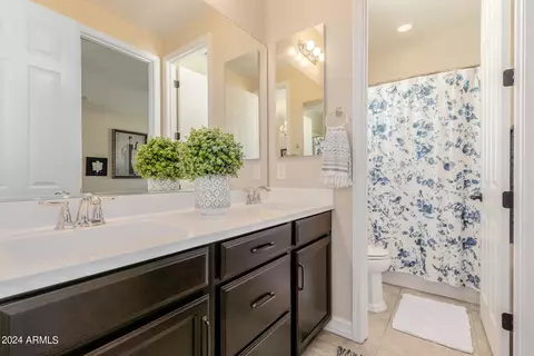 Bath - 29710 N 23rd Ln, Phoenix, AZ 85085 photo 4 of 6