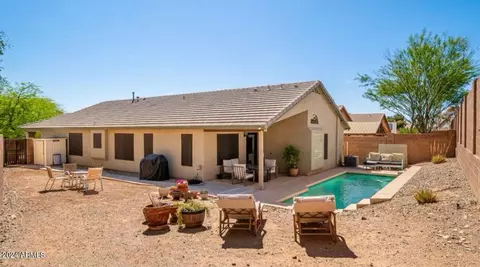 2212 W Madre Del Oro Dr, Phoenix, AZ 85085