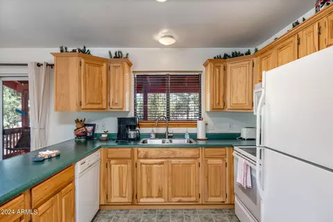2089 Chevelon Rd, Overgaard, AZ 85933 photo 8