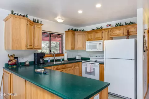 2089 Chevelon Rd, Overgaard, AZ 85933 photo 7