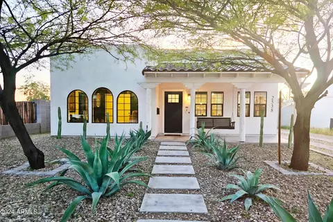 2538 N 11th St, Phoenix, AZ 85006