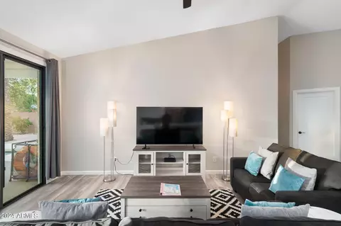 Living - 3438 N 30th St, Phoenix, AZ 85016 photo 3 of 4