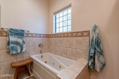 Bath - 4052 E Hackamore Cir, Mesa, AZ 85205 photo 2 of 8
