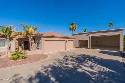 Exterior - 4052 E Hackamore Cir, Mesa, AZ 85205 photo 5 of 21