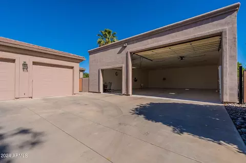 Exterior - 4052 E Hackamore Cir, Mesa, AZ 85205 photo 6 of 21