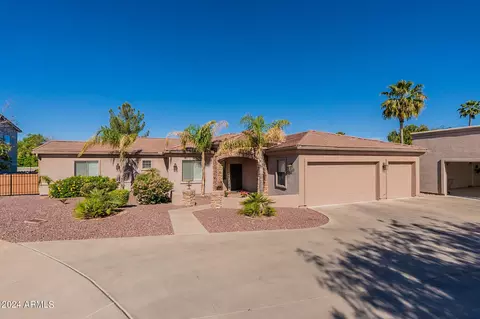 Exterior - 4052 E Hackamore Cir, Mesa, AZ 85205 photo 4 of 21
