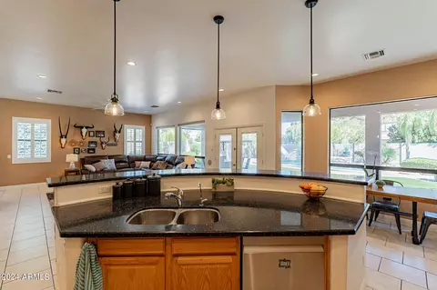 Kitchen - 4052 E Hackamore Cir, Mesa, AZ 85205 photo 4 of 9