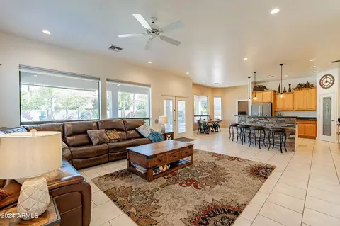 Living - 4052 E Hackamore Cir, Mesa, AZ 85205 photo 4 of 6