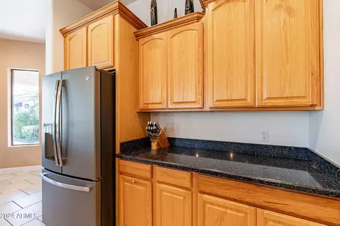 Kitchen - 4052 E Hackamore Cir, Mesa, AZ 85205 photo 6 of 9