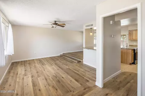3122 W Crocus Dr, Phoenix, AZ 85053 photo 5