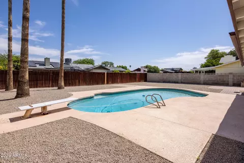 3122 W Crocus Dr, Phoenix, AZ 85053 photo 3